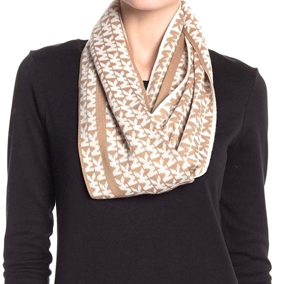 Michael Kors Double Heart Rose Gold CZ pave' set W/Infinity Scarf - Picture 12 of 12